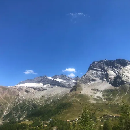 Giuditta Freecarpark&garden *