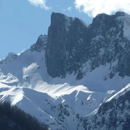 Giuditta Freecarpark&garden